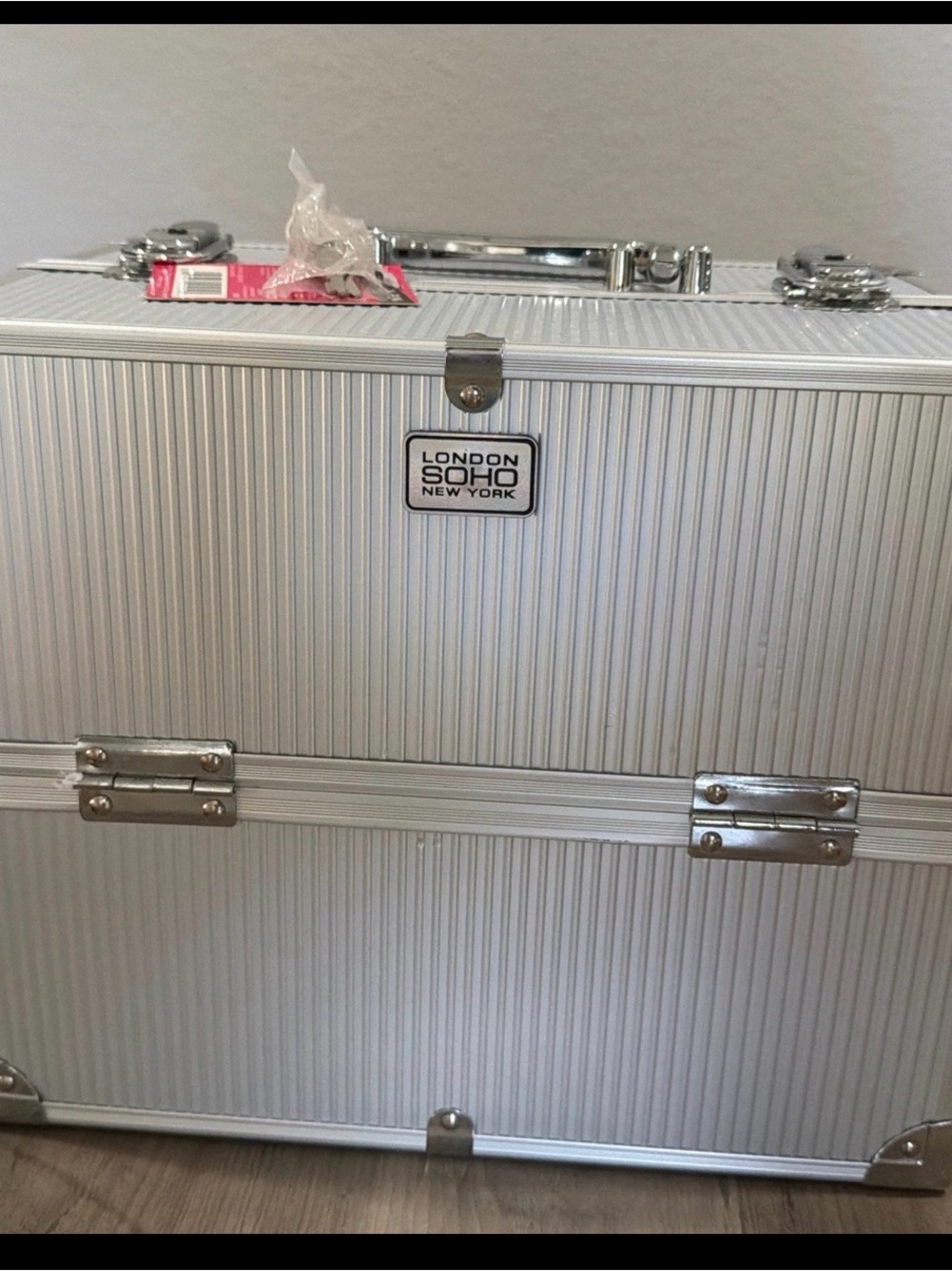 Makeup Beauty Case London SOHO New York New W/Tags Key Included Silver Organizer